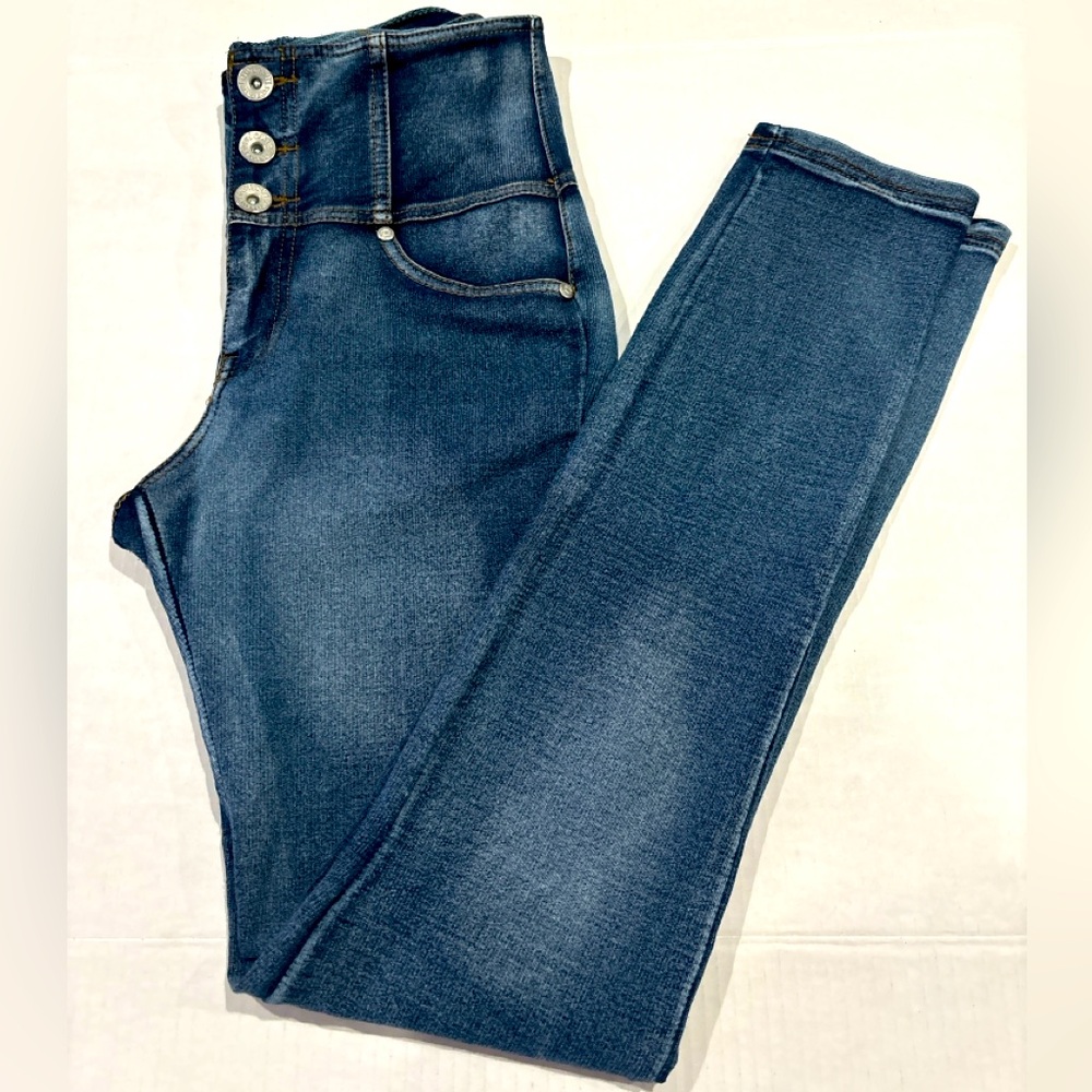 Y2K LAVD High Waisted blue wash skinny Jegging